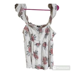 𝅺TORRID Women’s 1x Plus White Pink Floral sleeveless  top